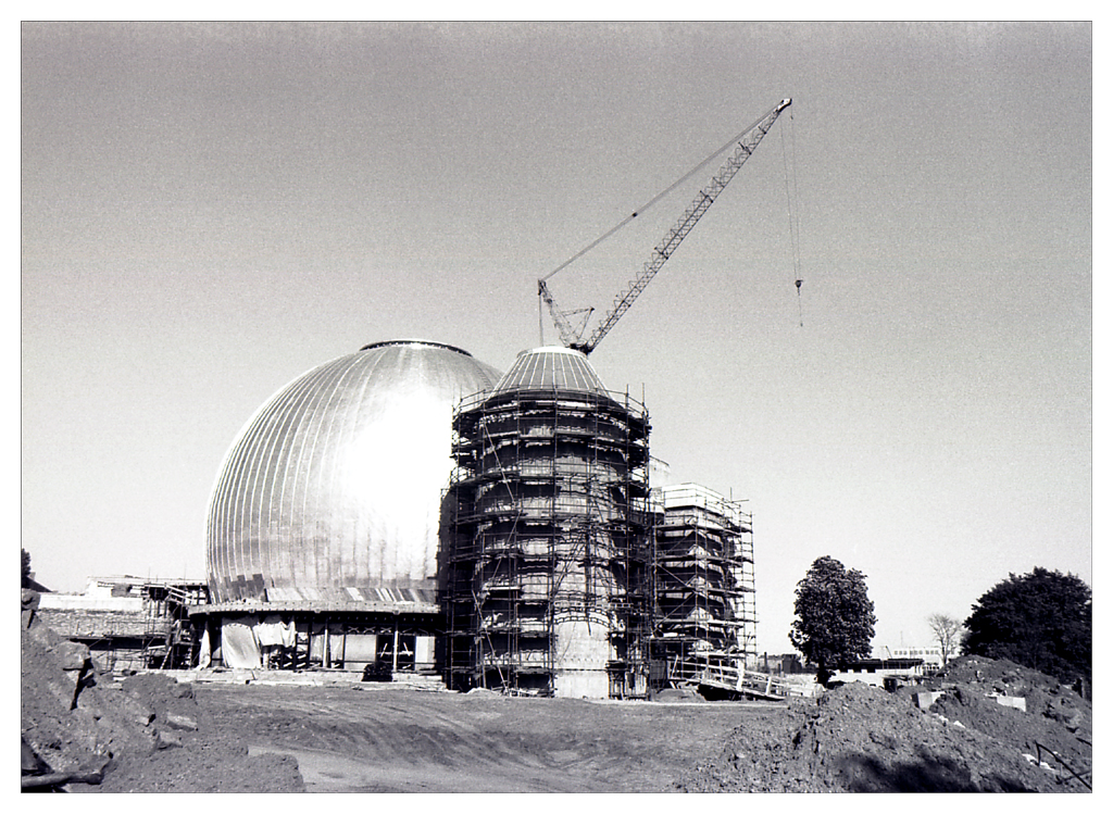 1987-planetarium-im-bau